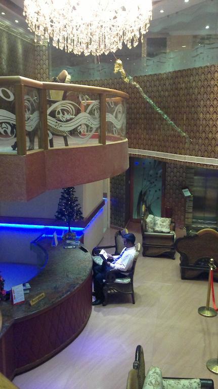 Hotel Sea Palace Kollam Esterno foto